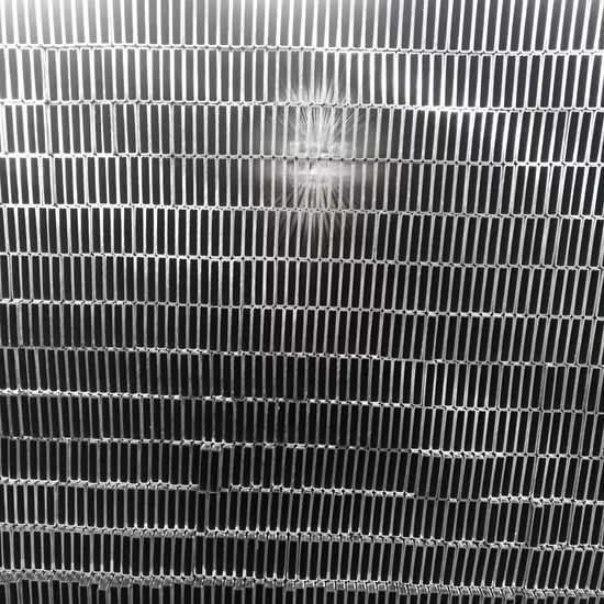 Senp 자동차 부품 확장 탱크 호스 도매 자동차 예비 부품 8r0121081 Audi Q5 용 원래 품질의 엔진 라디에이터 냉각수 오버플로 호스 브리더 파이프